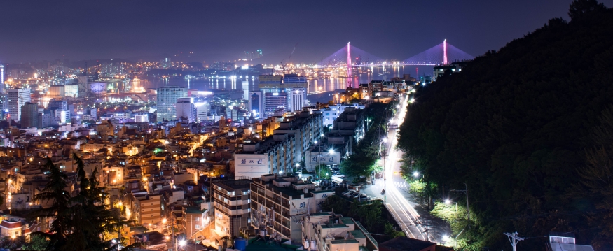 원도심 산복도로의 낭만적인 부산야경