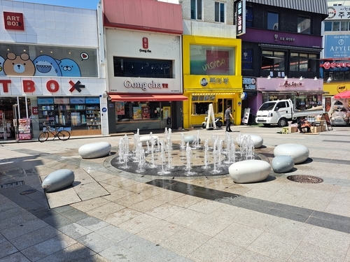 이천시, \'창전동 문화의 거리\' 바닥분수 운영 재개