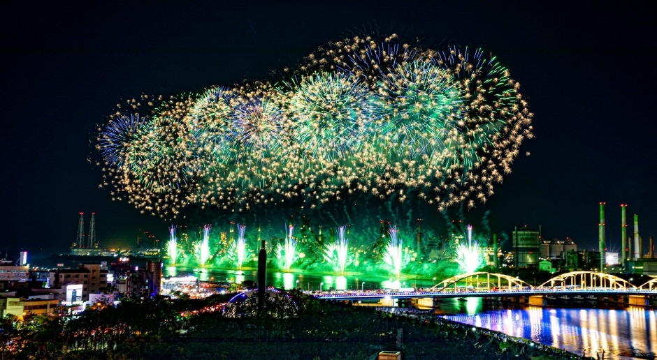 20주년 포항국제불빛축제...빛의 마법, 포항을 수놓다