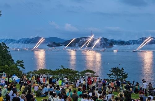 제63회 통영한산대첩축제, 화려한 불꽃쇼로 시작