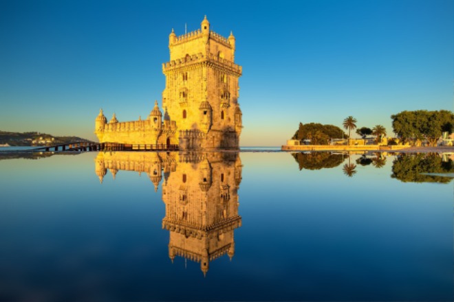 lisbon-4876136_1920.jpg