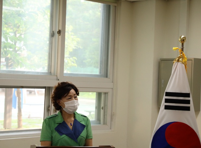 사회자1.jpg