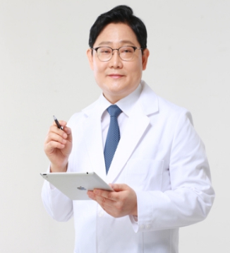 정채홍 원장.jpg