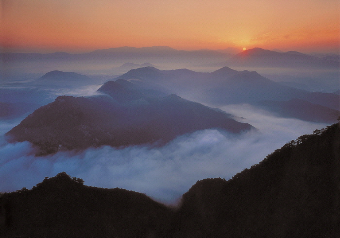 사본 -삼악산 일출(엄성수).jpg