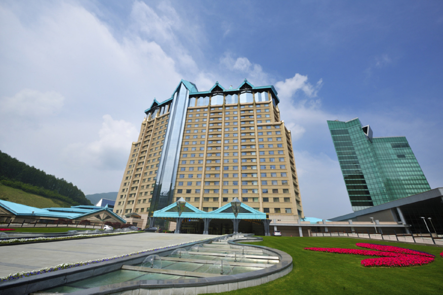 AT10002_I_01.jpg