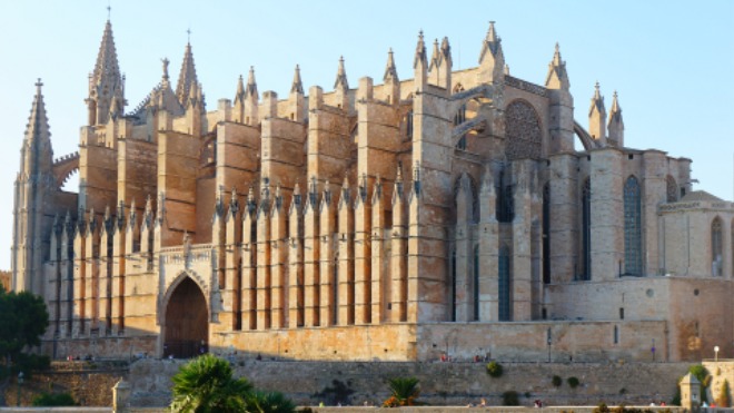 the-cathedral-2872523_1920.jpg