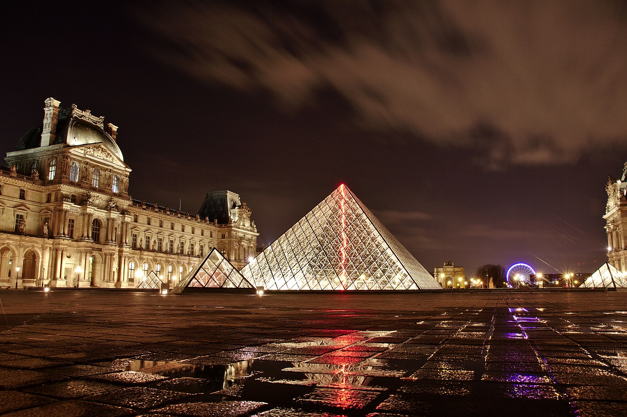 louvre.jpg