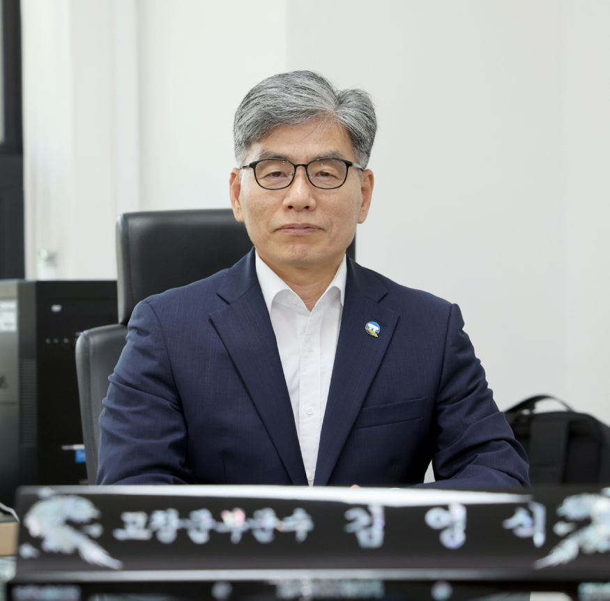 [크기변환]111109김영식(고창군 부군수) (1).jpg