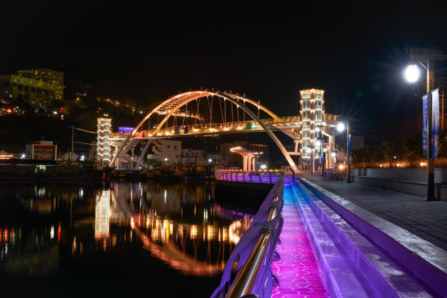 강구안 보도교.jpg