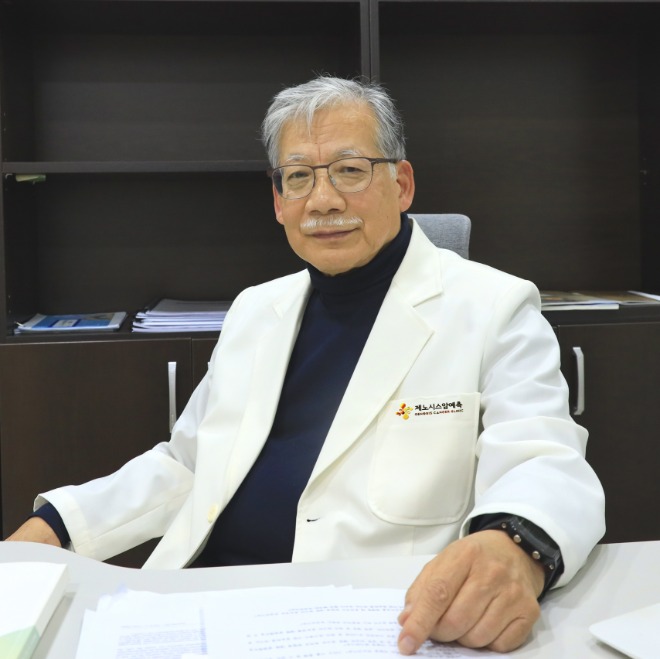 김정용 박사 메인 복사.jpg