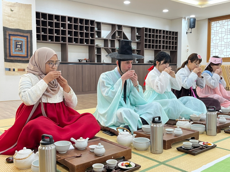 [꾸미기]한국전통문화체험관2.jpg