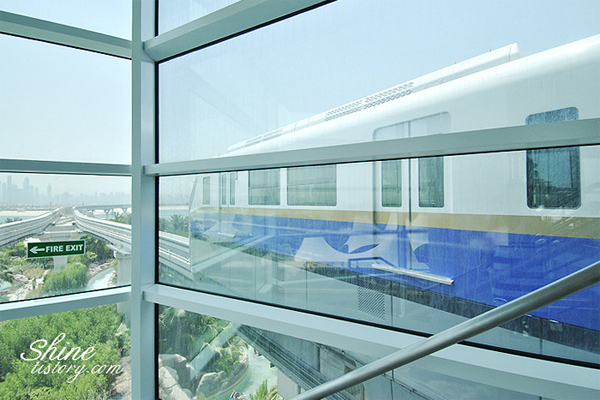 두바이 인공섬을 잇는 모노레일 The Palm monorail