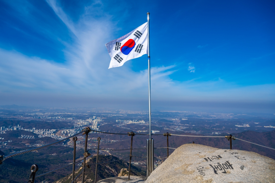 [크기변환]111109(사진3) 북한산 정상 백운대 태극기.jpg