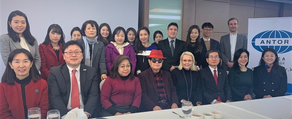 신년회 참석한 안토르 회원.jpg