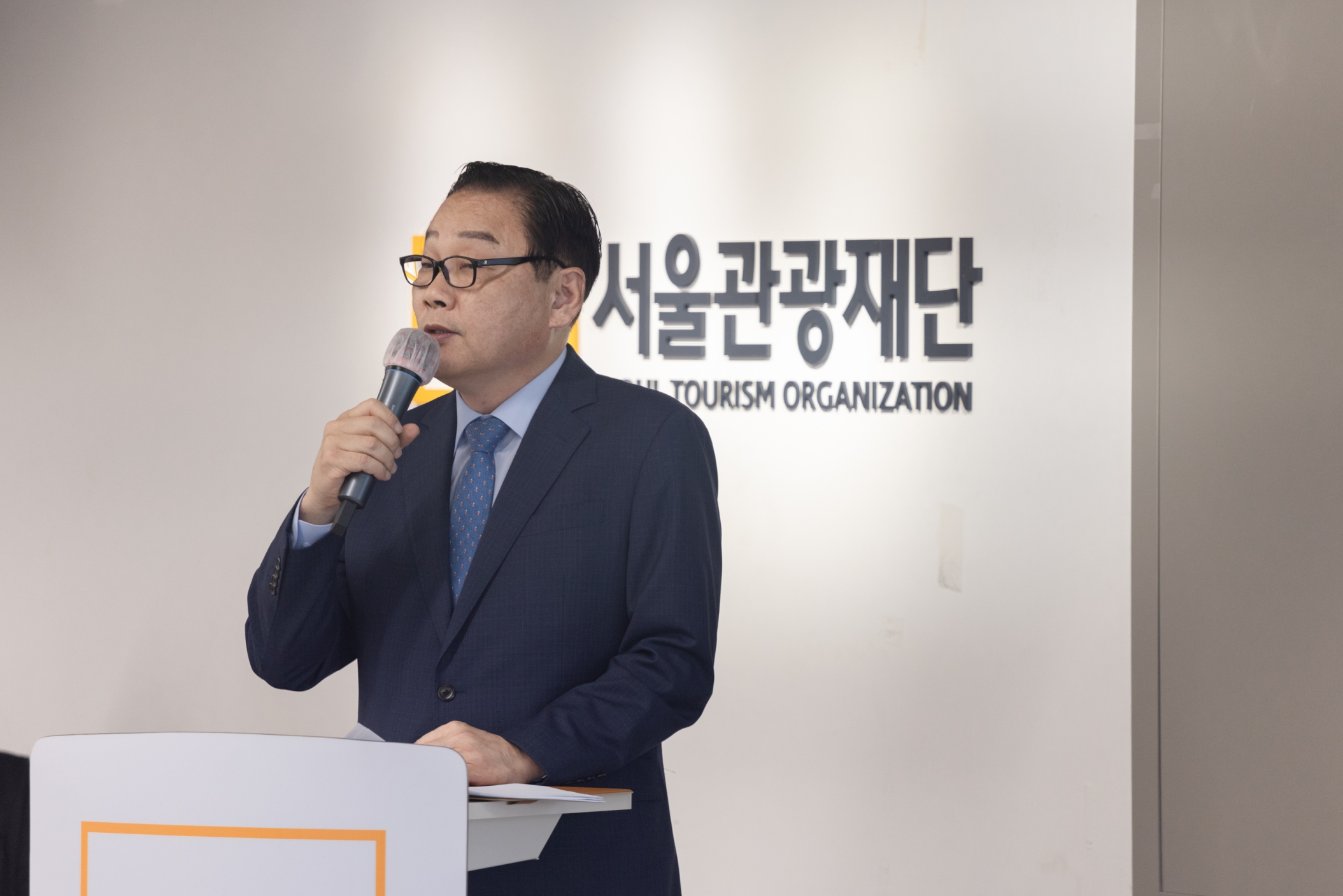 "외국인이 등산화 빌려 북한산 오른다"…서울 도심 확 바꾼 '5년의 관광 기적'