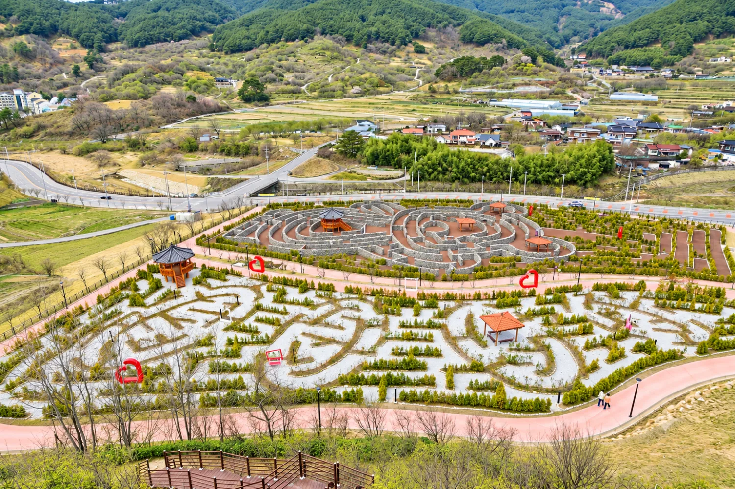 구례 산수유 미로공원 풍경